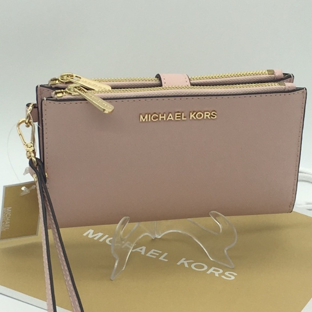 MICHAEL KORS LG DOUBLE ZIP WRISTLET POWDER BLUSH - Picture 1 of 11